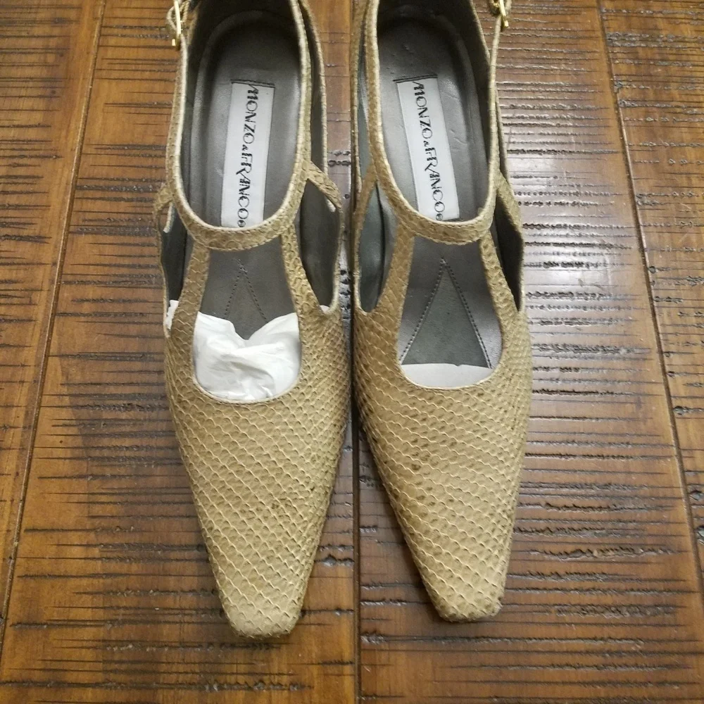 Alfonzo & Franco Golden Beige scale pattern shoes